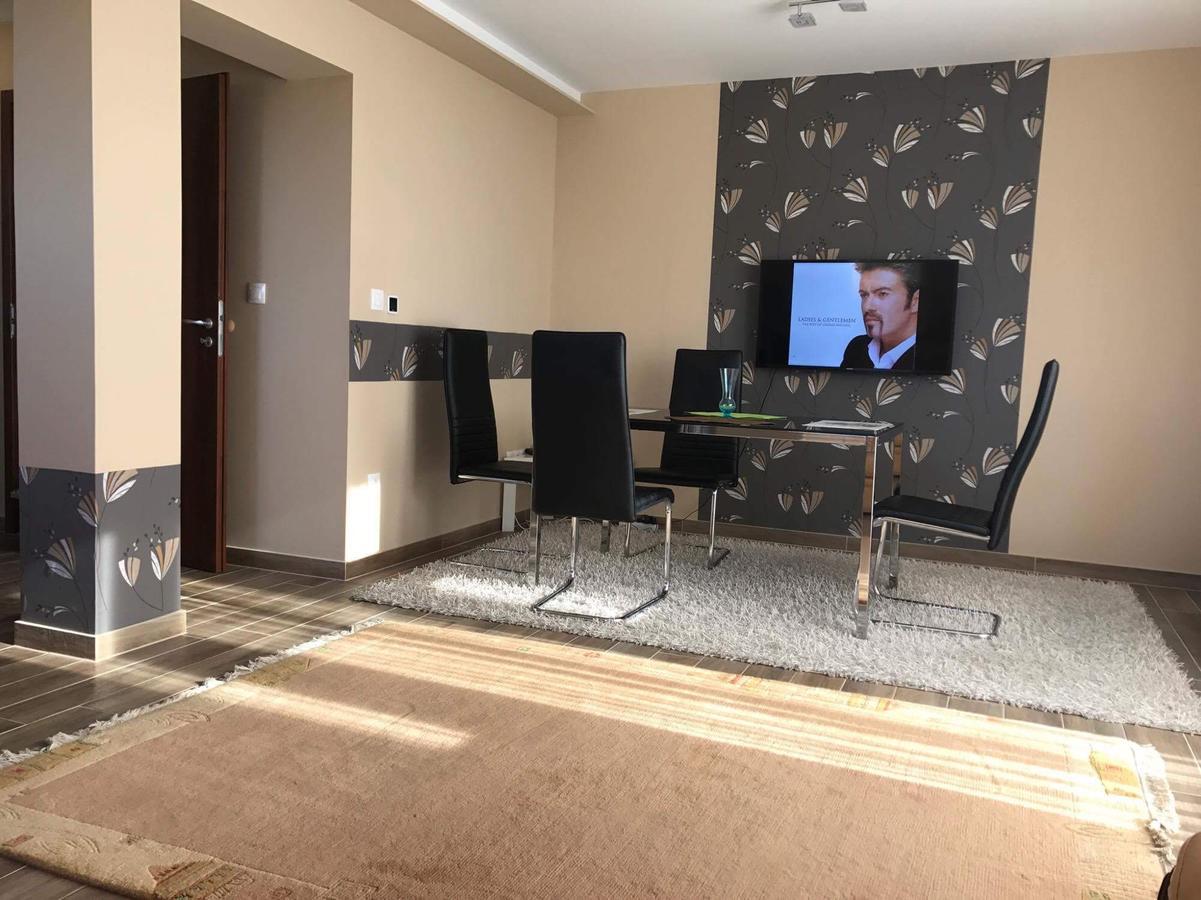 Tommy Apartman 2.0 Hajdúszoboszló Buitenkant foto
