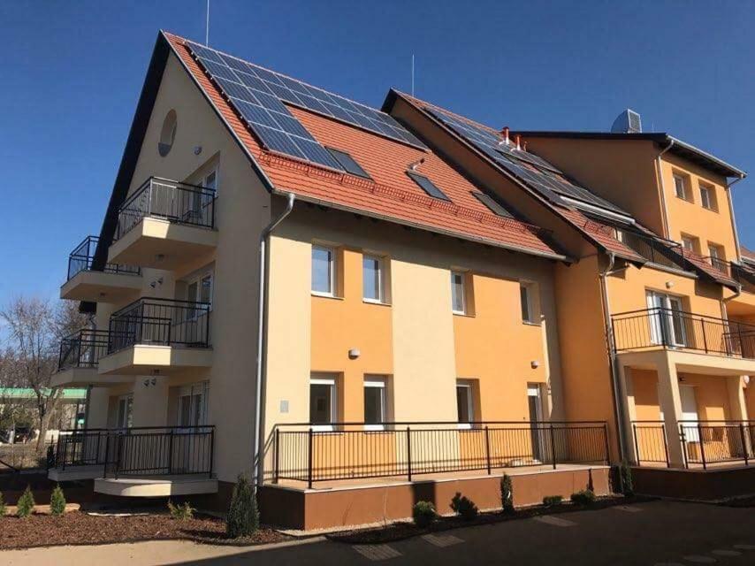 Tommy Apartman 2.0 Hajdúszoboszló Buitenkant foto