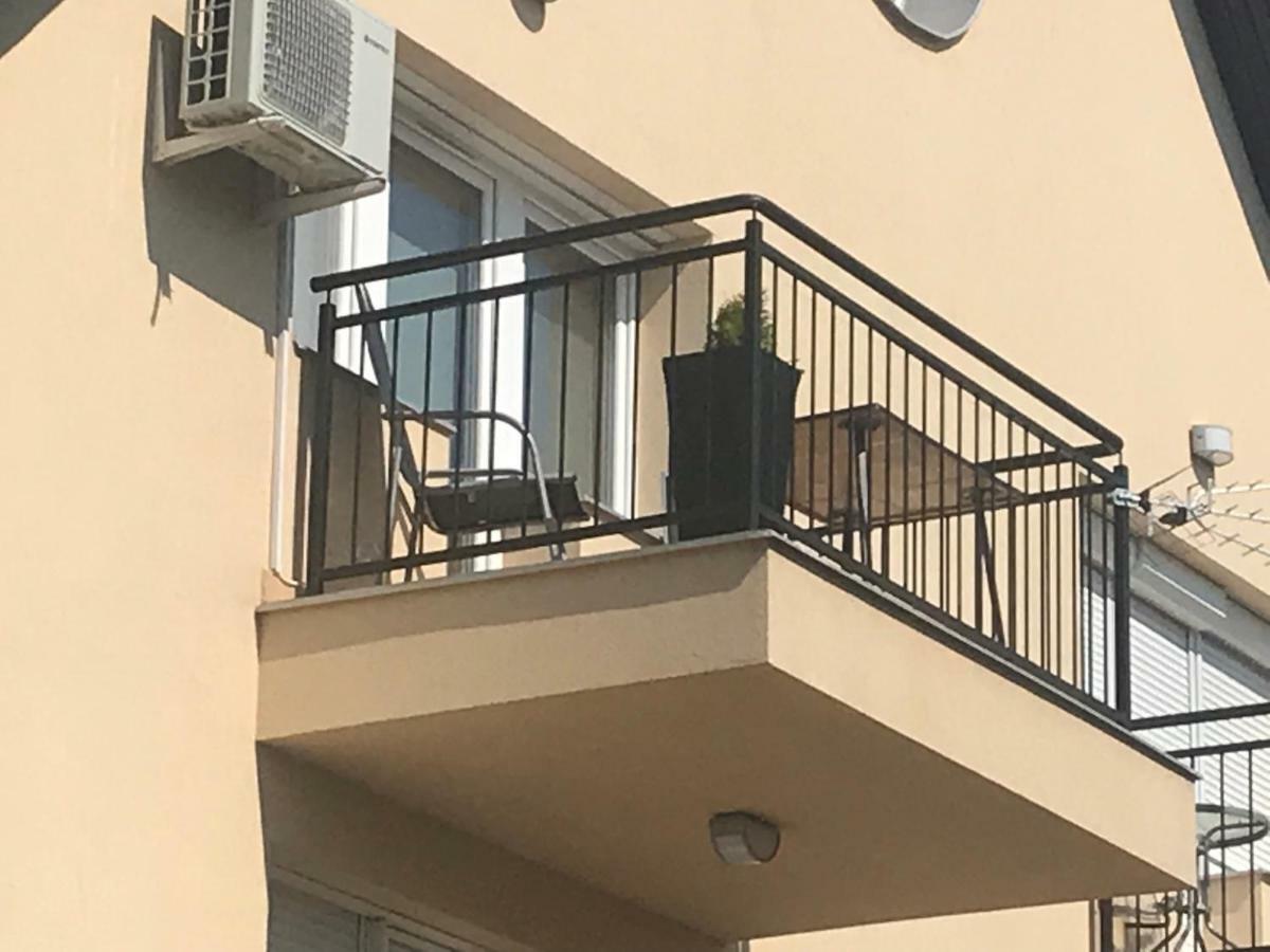 Tommy Apartman 2.0 Hajdúszoboszló Buitenkant foto