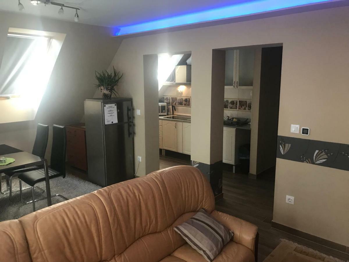 Tommy Apartman 2.0 Hajdúszoboszló Buitenkant foto