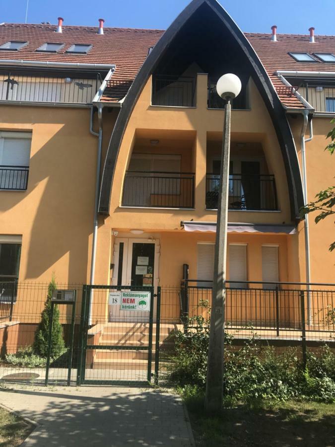 Tommy Apartman 2.0 Hajdúszoboszló Buitenkant foto